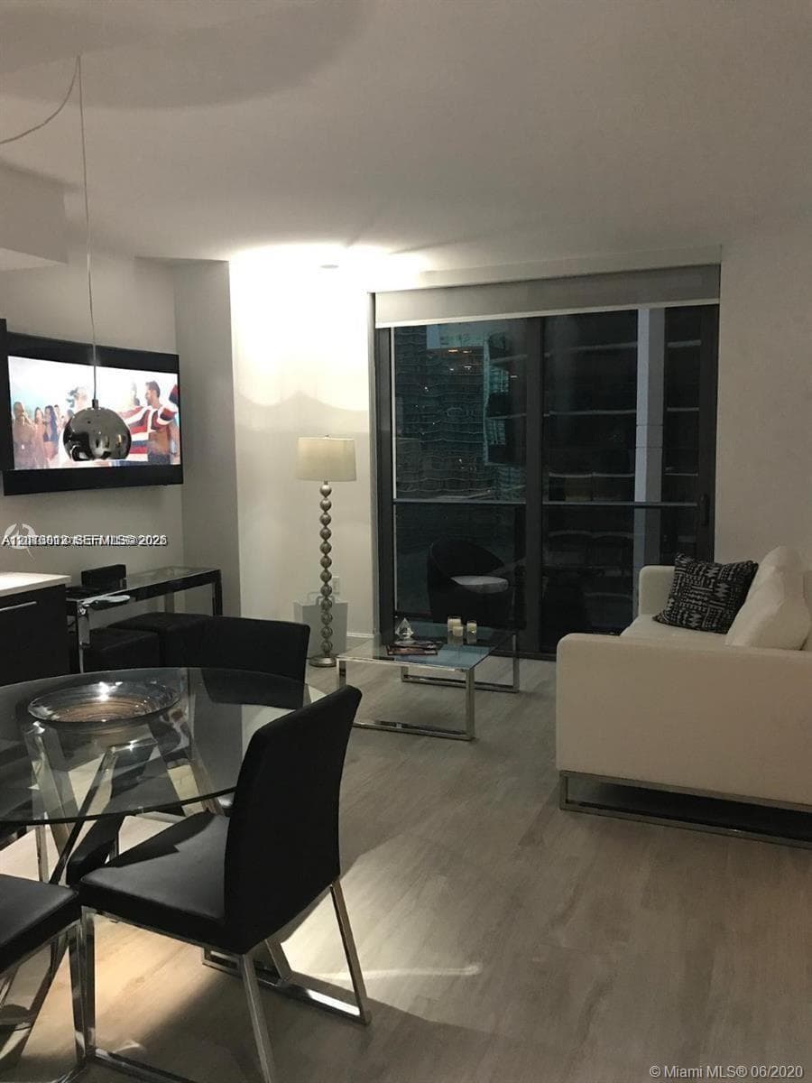 55 SW 9th St # 2307, Miami FL 33130 photo 4