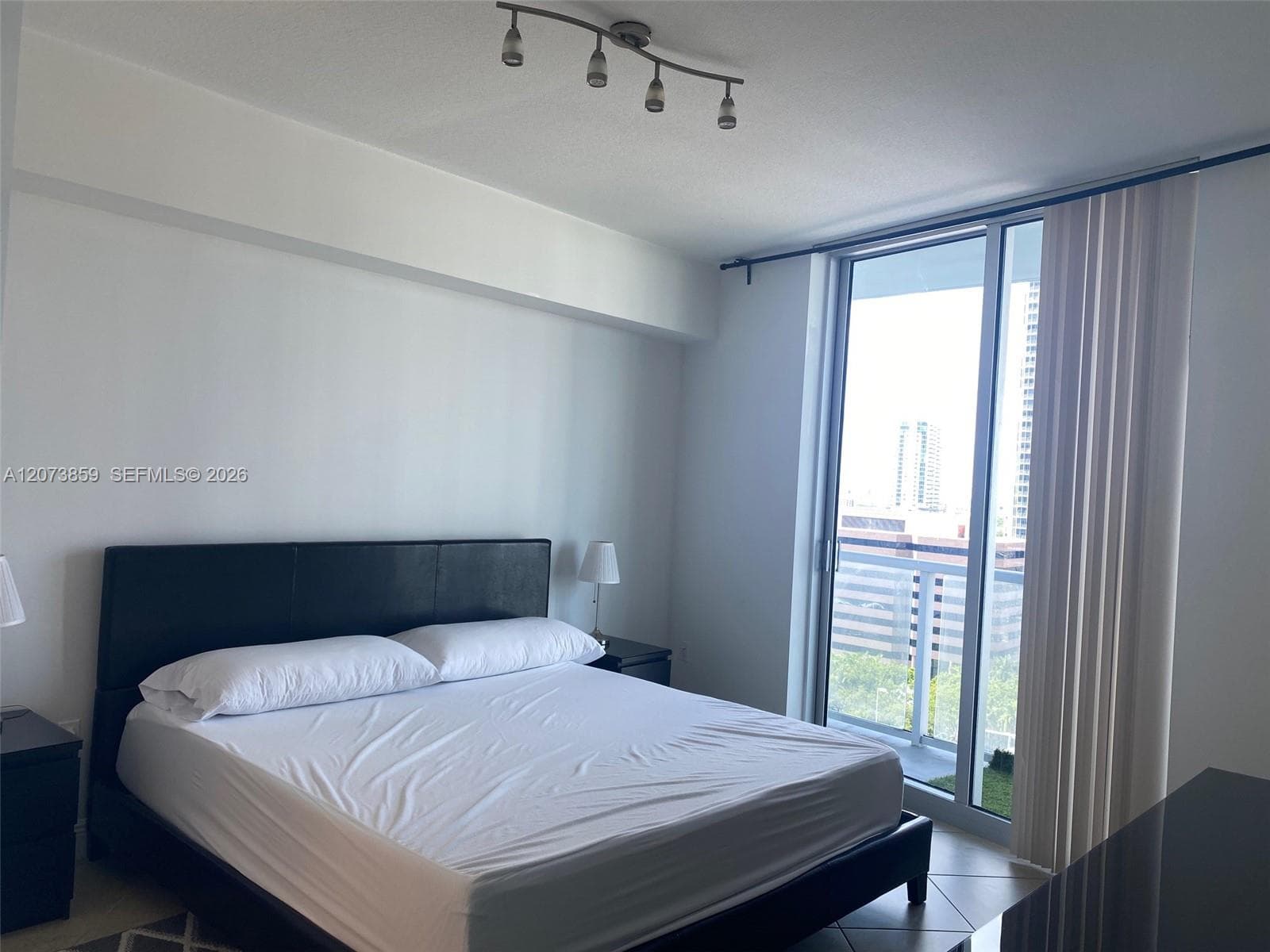 185 SW 7th St # 1607, Miami FL 33130 photo 4