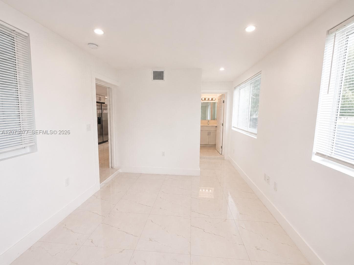 1800 NE 154th St, North Miami Beach FL 33162 photo 5