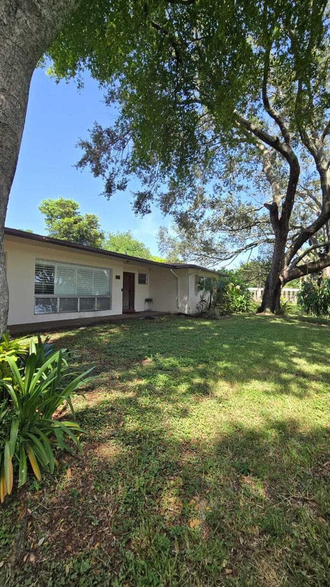 4511 E Country Club Circle, Plantation FL 33317 photo 2