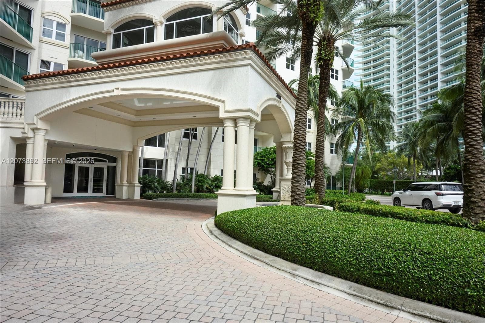 20000 E Country Club Dr # 302, Aventura FL 33180 photo 3