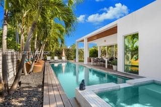 265 Fairway Dr, Miami Beach FL 33141