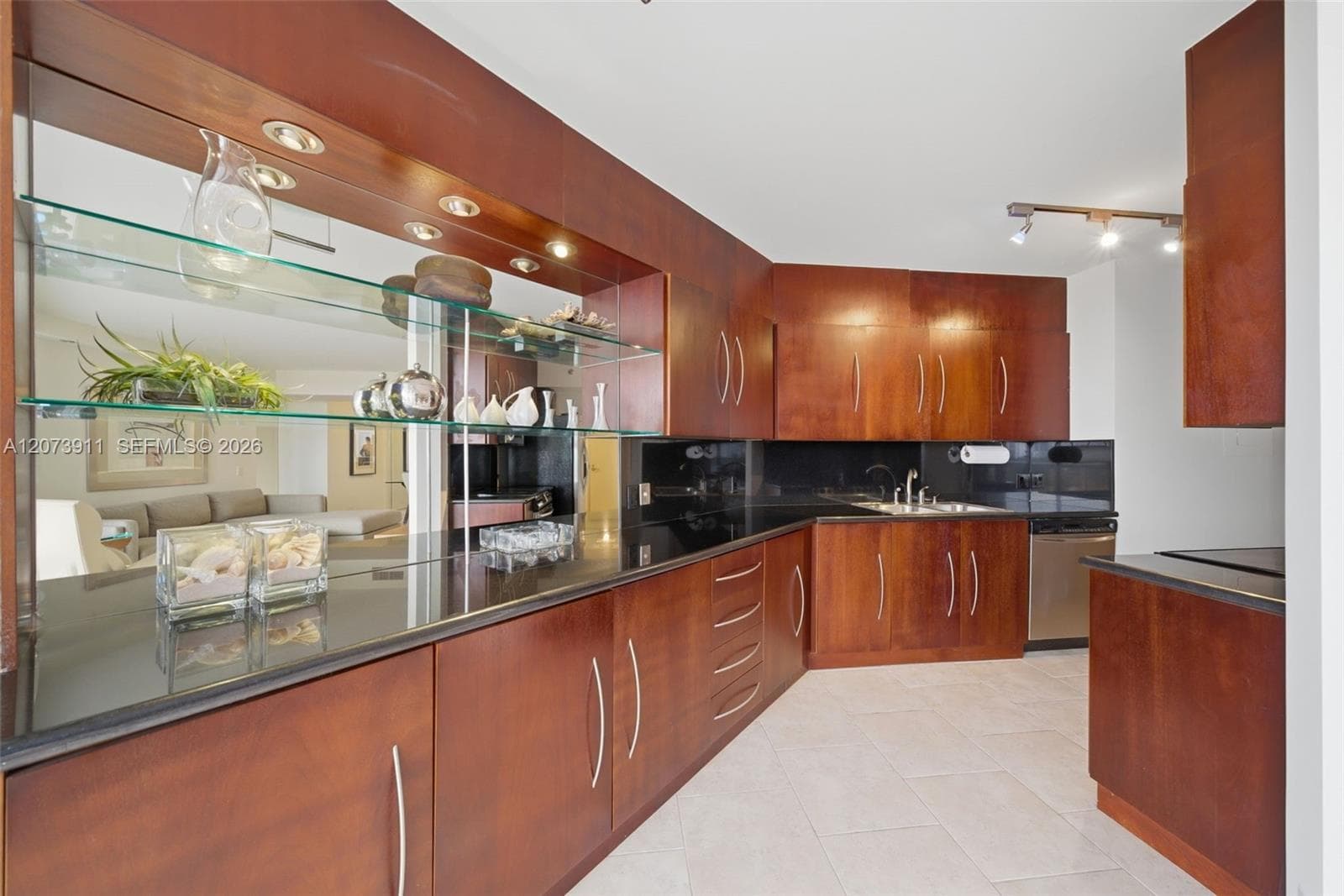 3610 Yacht Club Dr # 1115, Aventura FL 33180 photo 5