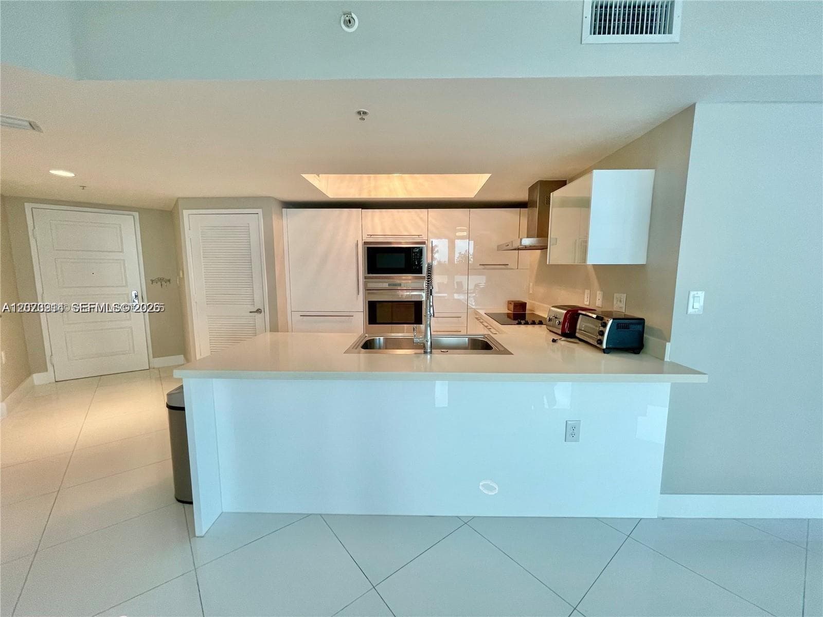 150 Sunny Isles Blvd # 1-501, Sunny Isles Beach FL 33160 photo 4