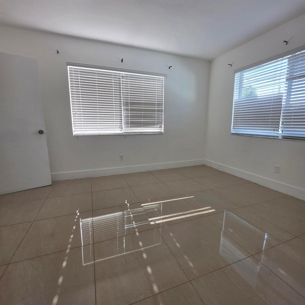 181 NE 168th Street, North Miami Beach FL 33162 photo 2