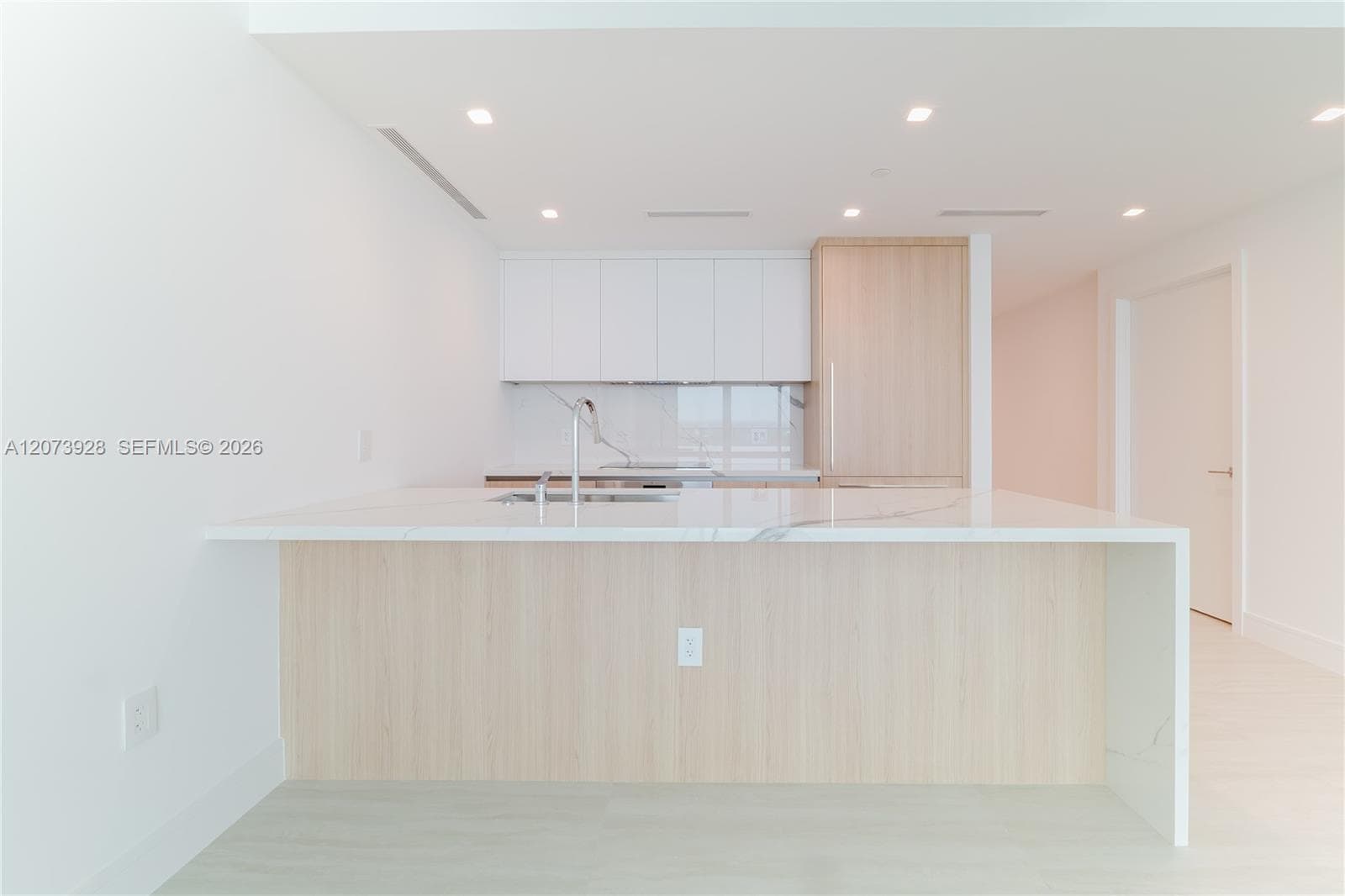 2411 Laguna Cir # 2909, Miami, FL 33181 photo 3