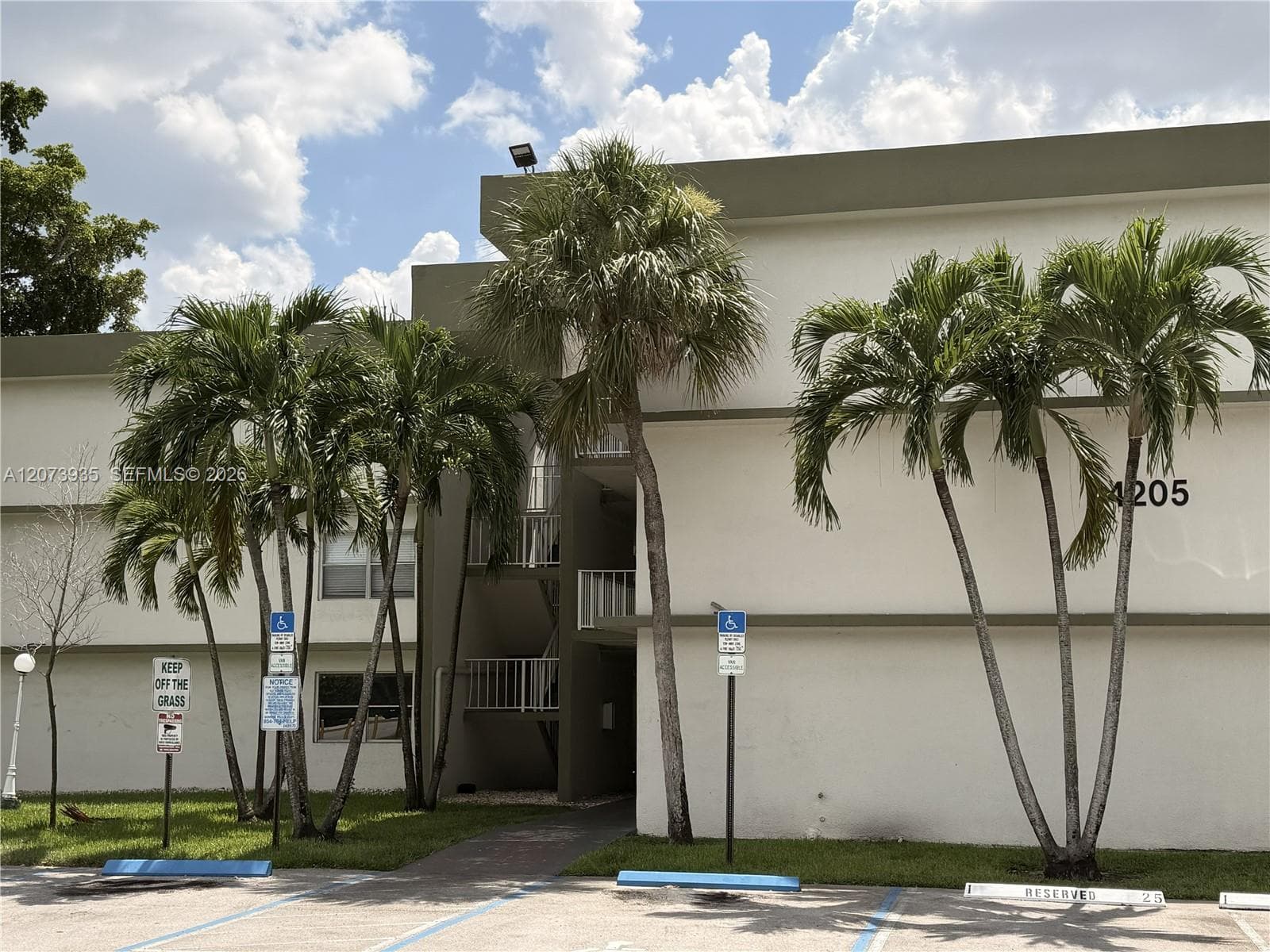 4205 N University Dr # 202, Sunrise FL 33351
