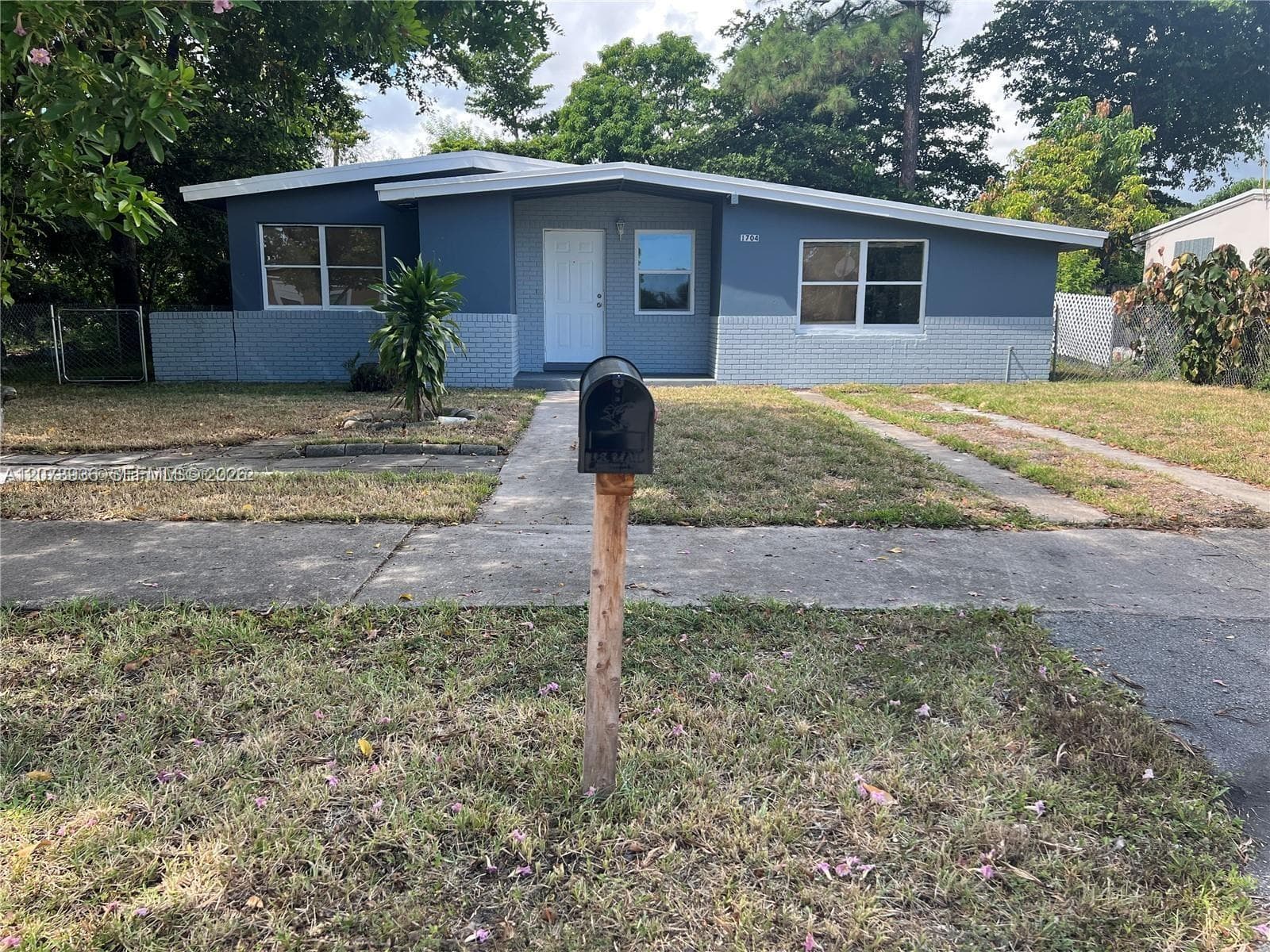 1704 NW 18th St, Fort Lauderdale FL 33311 photo 2