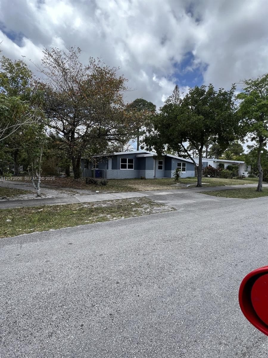 1704 NW 18th St, Fort Lauderdale FL 33311 photo 3