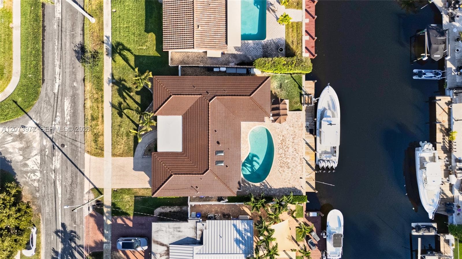 800 SE 3rd Ter, Pompano Beach FL 33060 photo 2