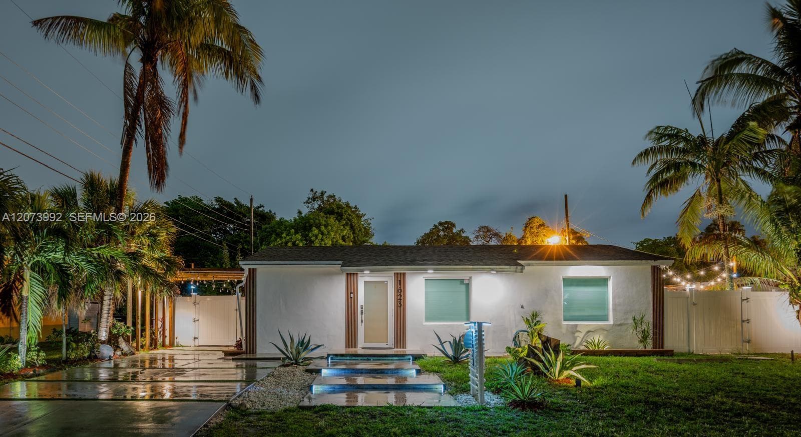 1623 S 24th Ter, Hollywood FL 33020 photo 2