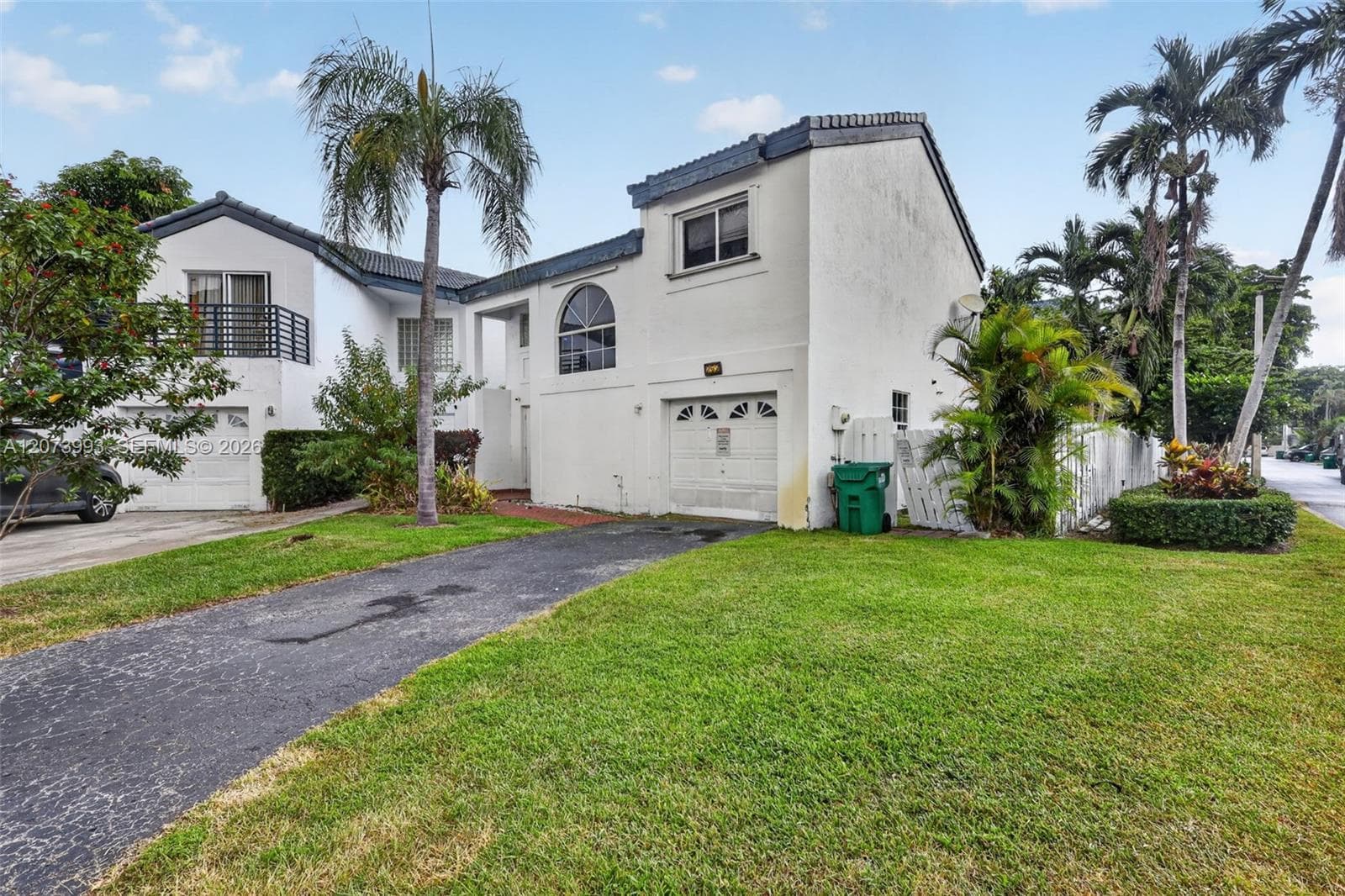 253 NE 211th Ter, Miami FL 33179 photo 4