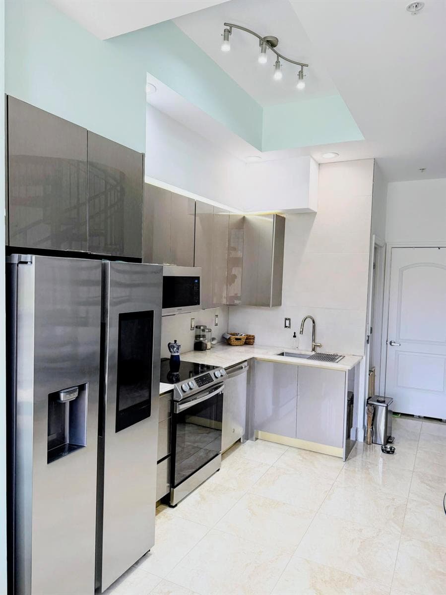 801 S Olive Avenue # 403, West Palm Beach FL 33401 photo 2