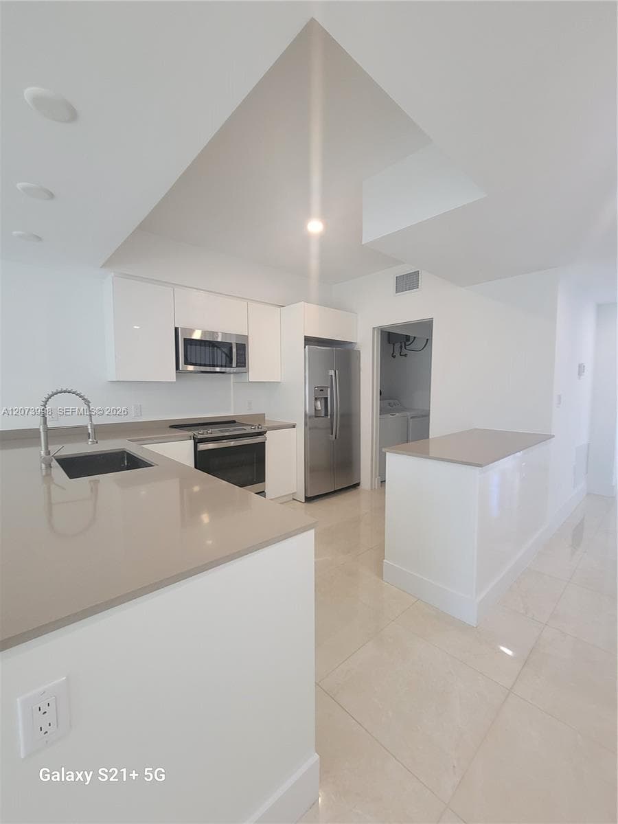 4117 N Oak Pl, Dania Beach FL 33314 photo 4
