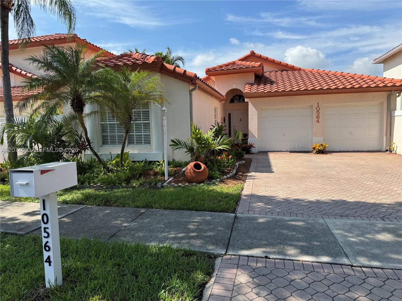 10564 NW 57th St, Doral FL 33178