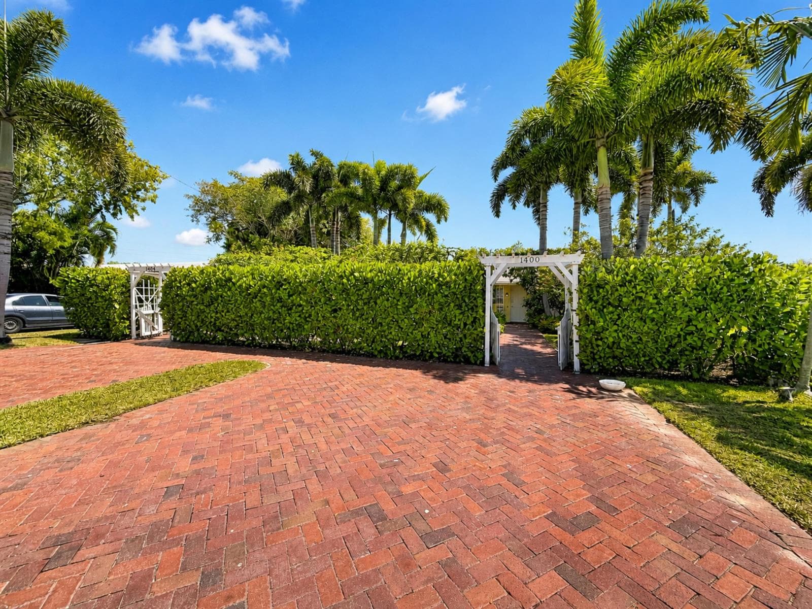 1400 NE 21ST Street, Wilton Manors FL 33305 photo 4