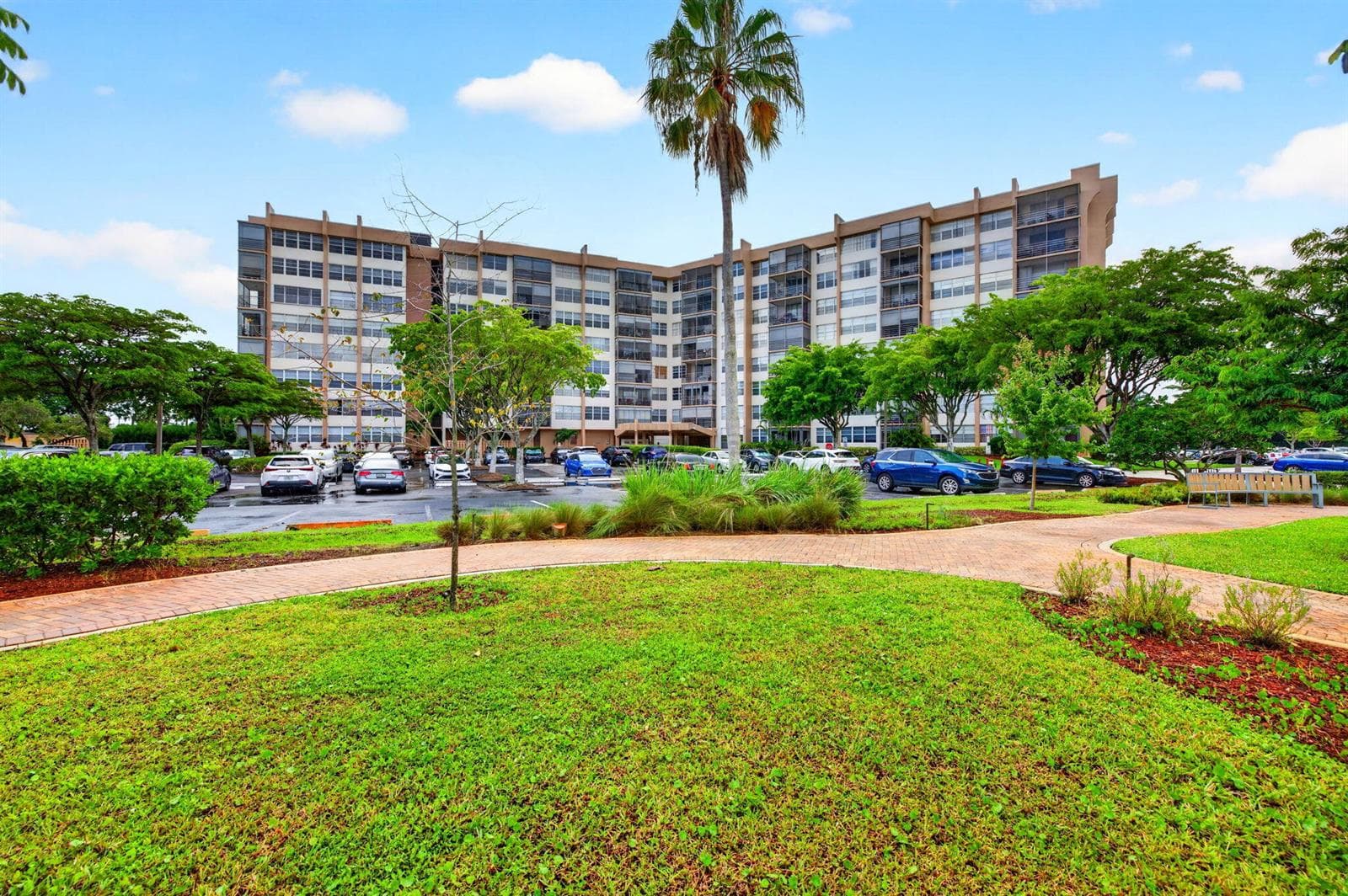 1100 St Charles Place # PH3, Pembroke Pines FL 33026