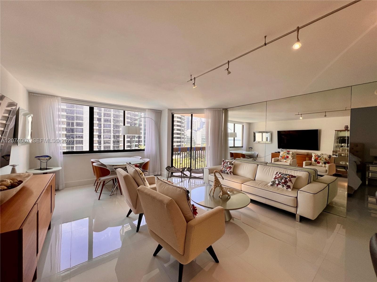 540 Brickell Key Dr # 919, Miami FL 33131 photo 2