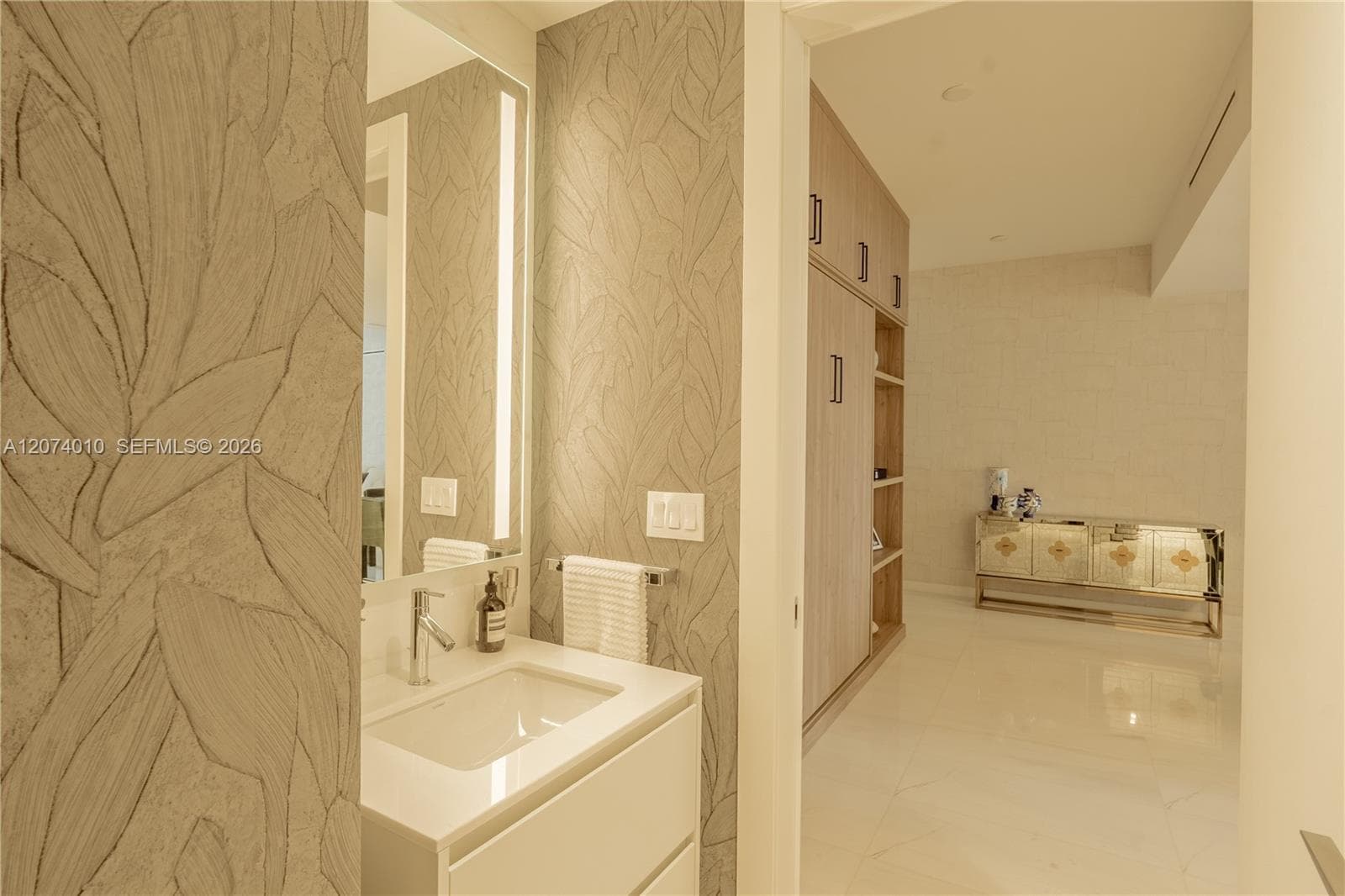300 Biscayne Boulevard Way # 3109W, Miami, FL 33131 photo 5