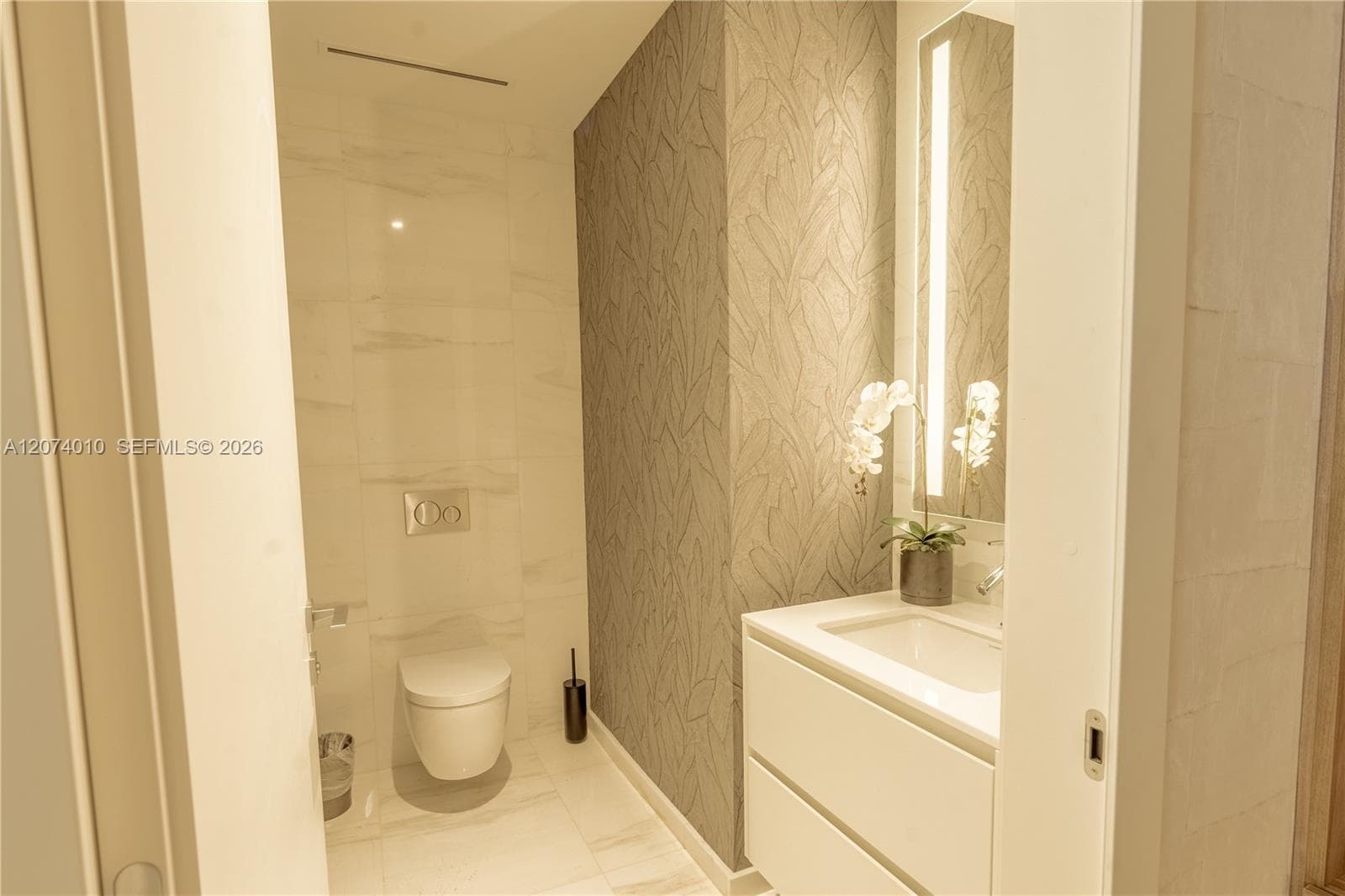 300 Biscayne Boulevard Way # 3109W, Miami, FL 33131 photo 4