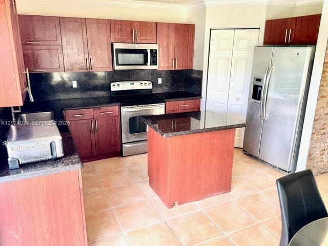 20815 NW 15th St, Pembroke Pines FL 33029 photo 3