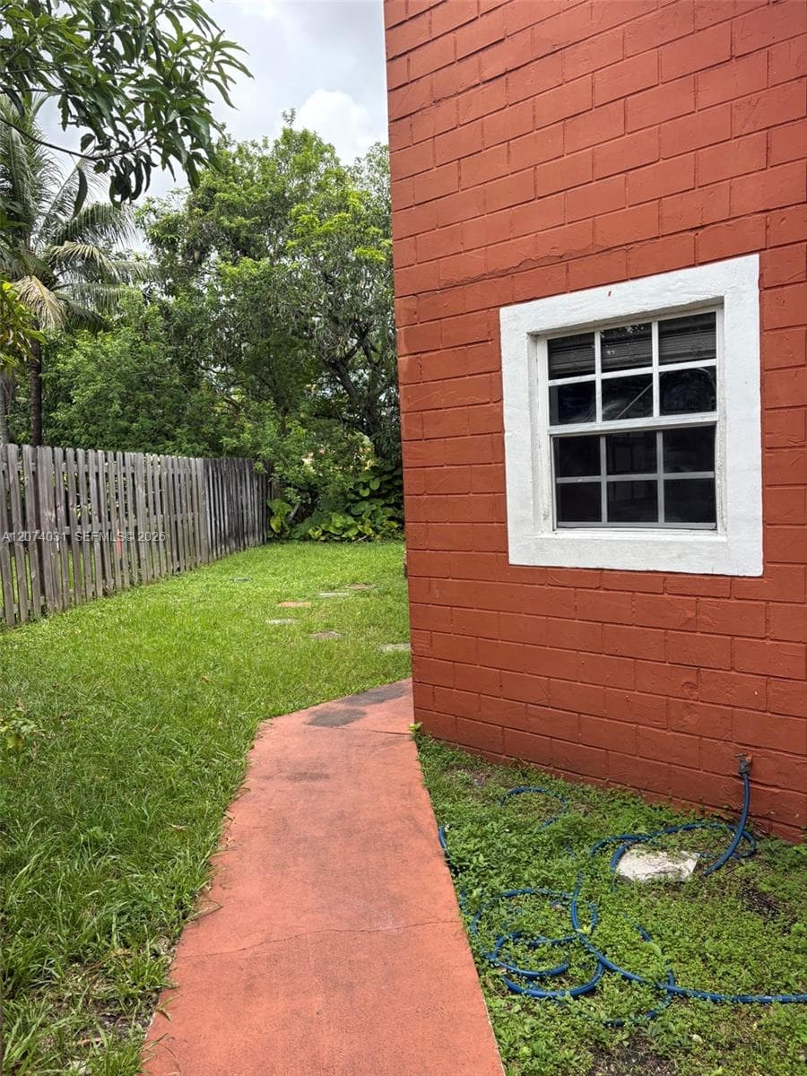14803 NE 7th Ave # #, Miami FL 33161 photo 3