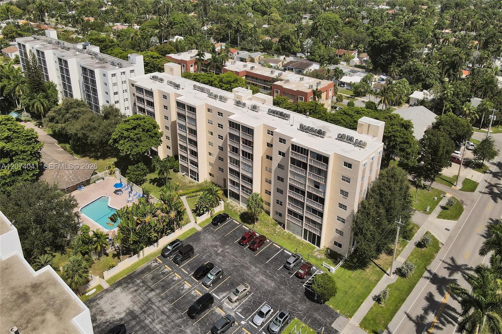 1001 NE 14th Ave # 402, Hallandale Beach FL 33009 photo 2