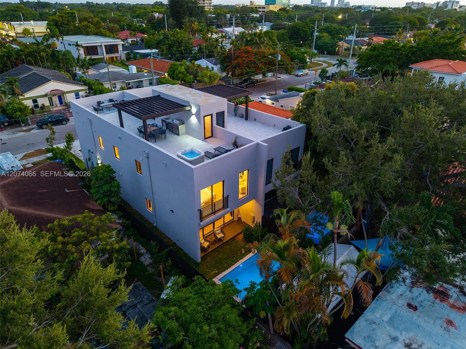 1431 SW 20th St, Miami FL 33145 photo 4