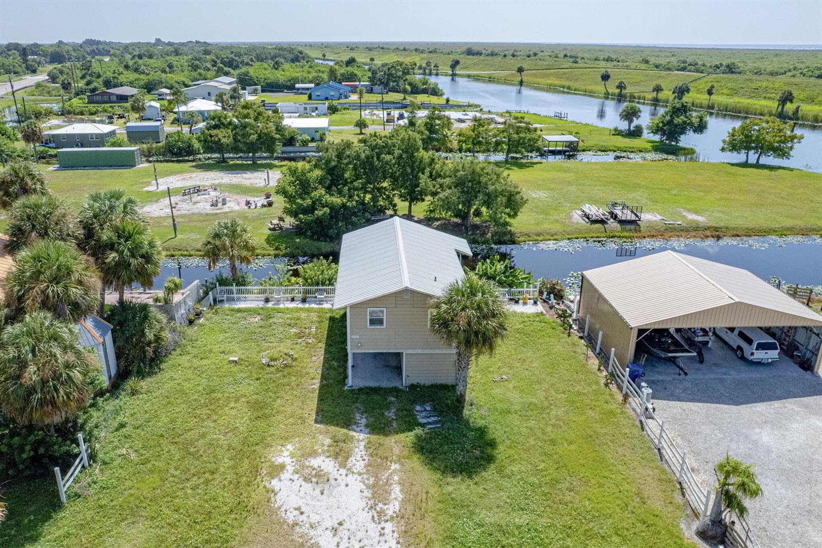 1041 PINE Way NE, Okeechobee FL 34974 photo 2