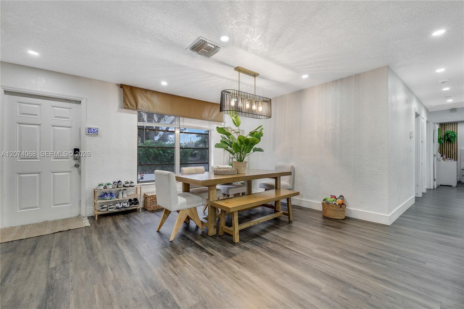 5712 Monroe St, Hollywood FL 33023 photo 3