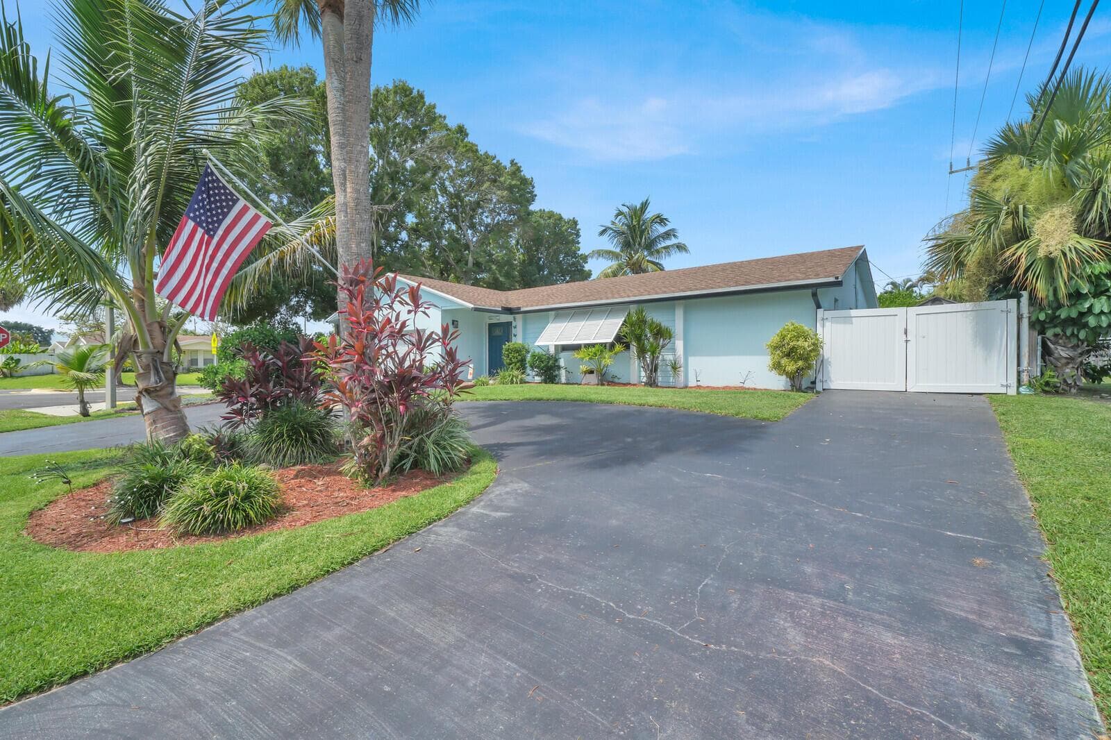10015 DAISY Avenue, Palm Beach Gardens FL 33410 photo 2