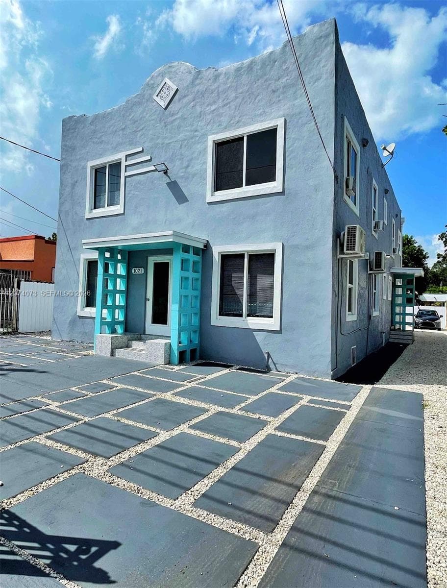 1021 NW 30th St, Miami FL 33127 photo 3