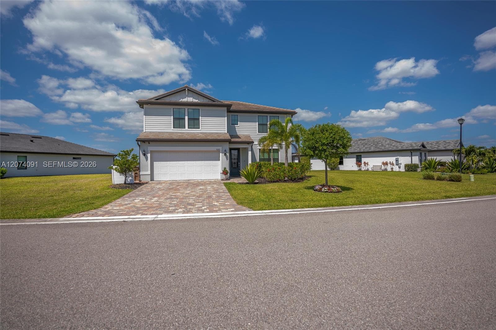 16241 Rosemallow Ln, Other City - In The State Of Florida FL 33920 photo 2