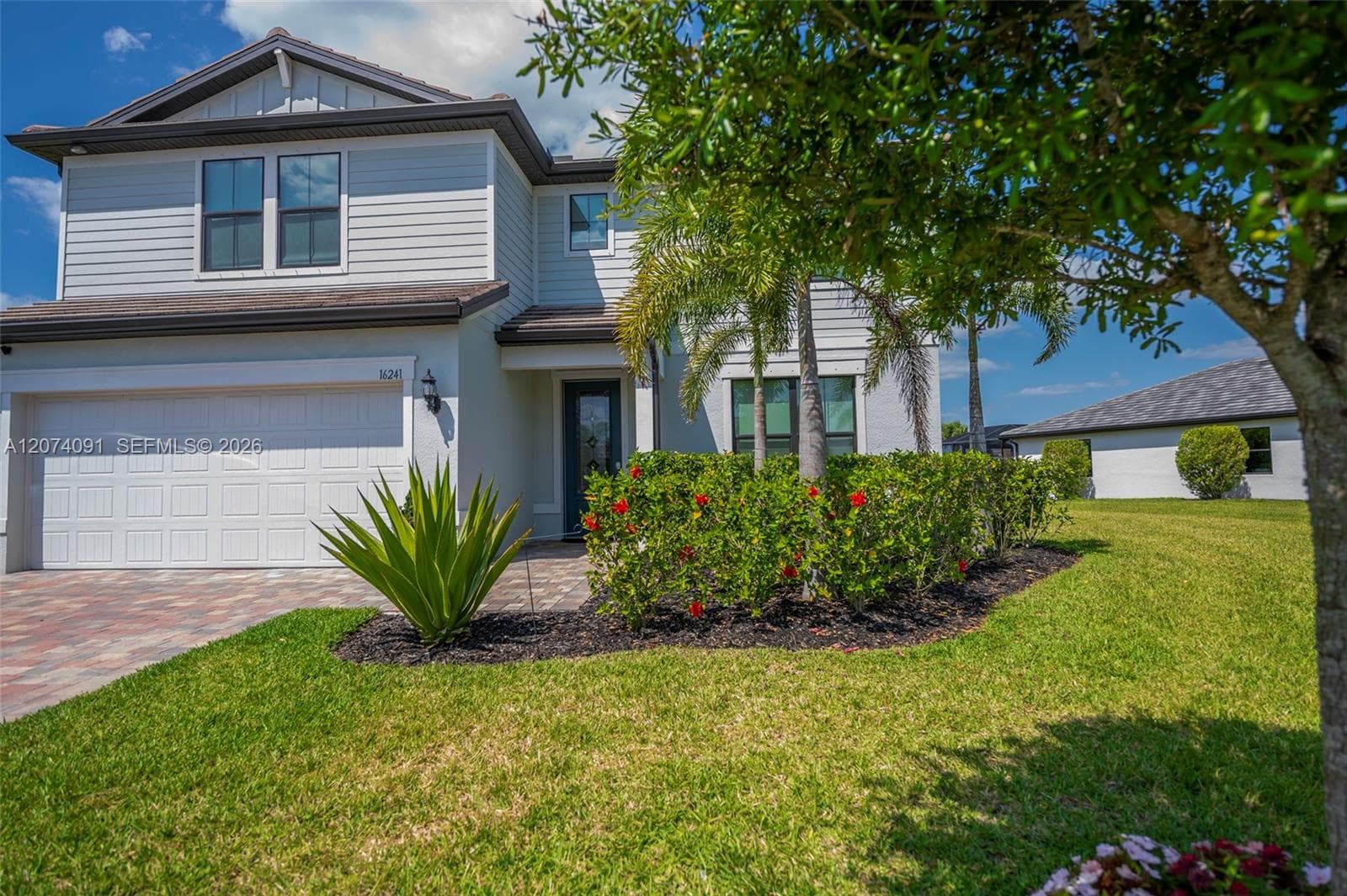 16241 Rosemallow Ln, Other City - In The State Of Florida FL 33920 photo 3
