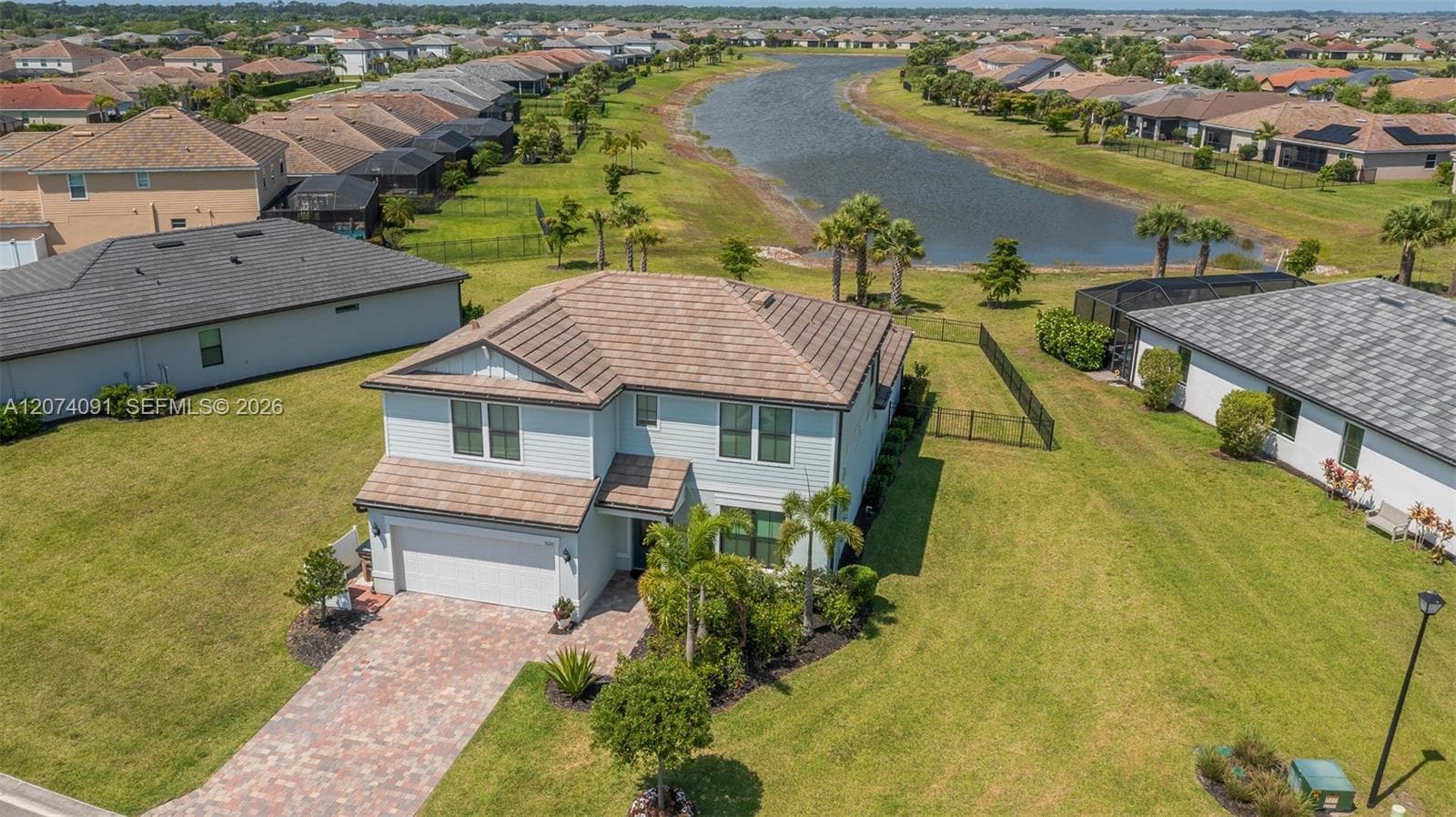 16241 Rosemallow Ln, Other City - In The State Of Florida FL 33920 photo 5