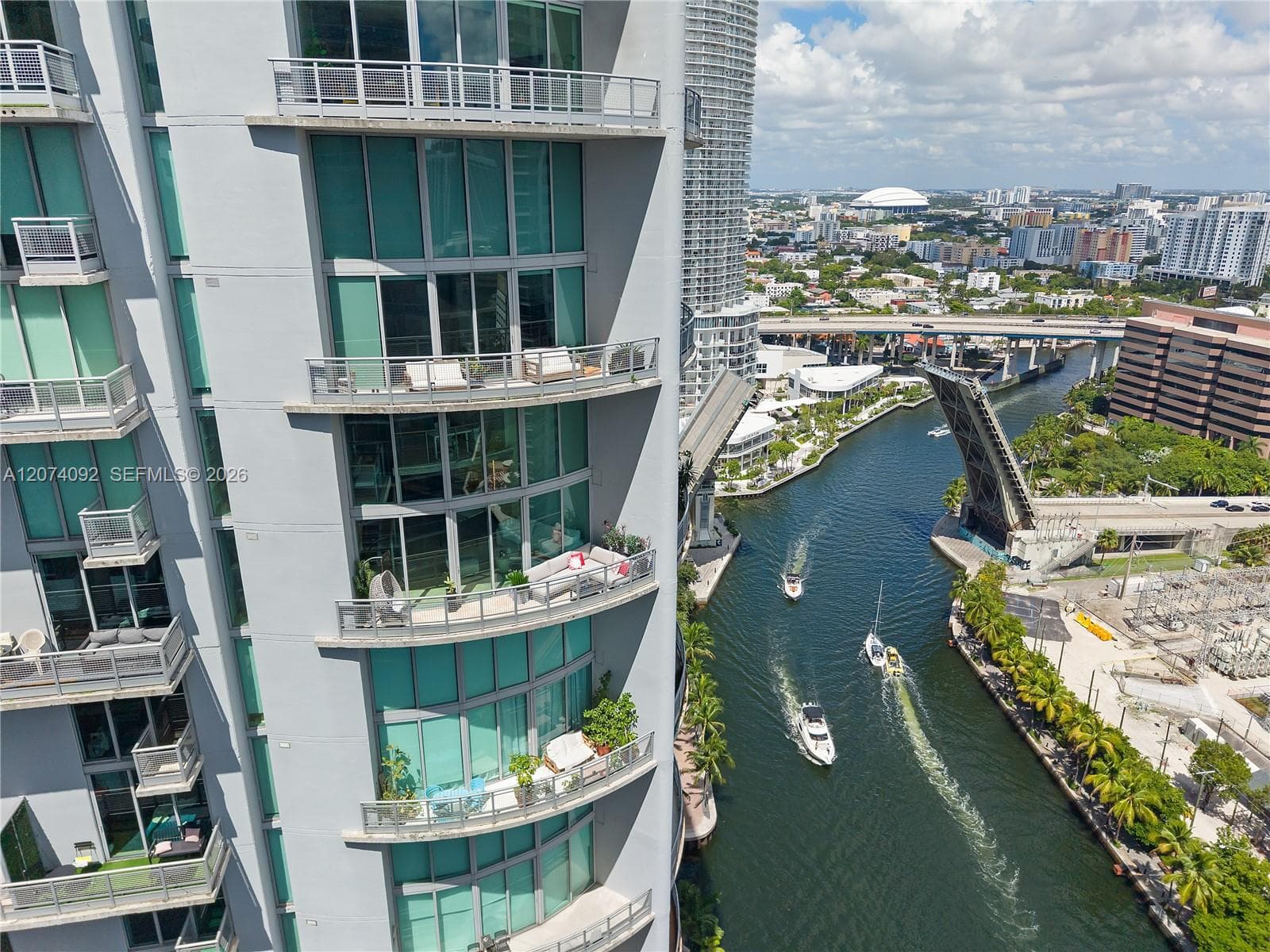 690 SW 1st Ct # 2702, Miami FL 33130 photo 2