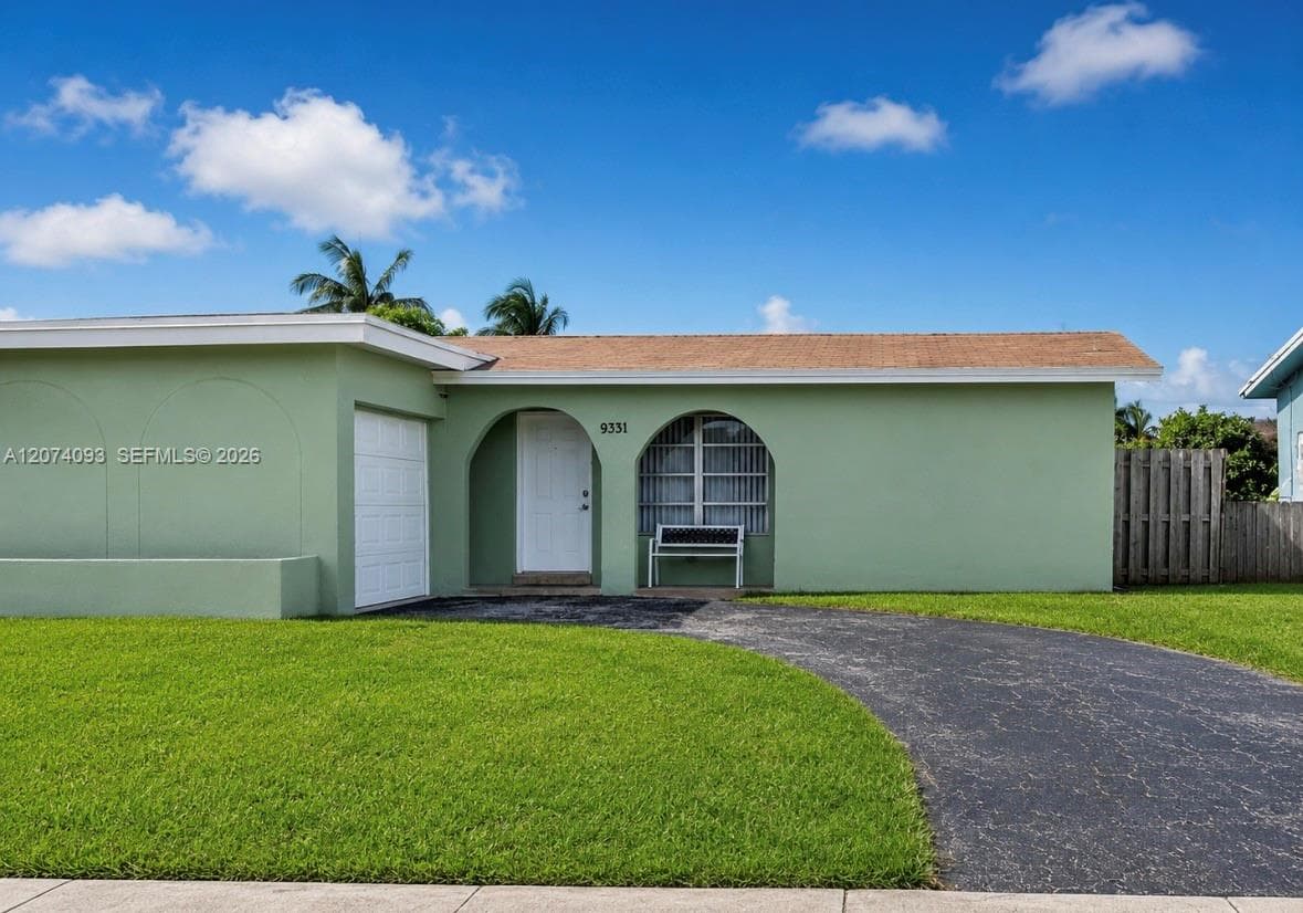9331 NW 24th Pl, Sunrise FL 33322