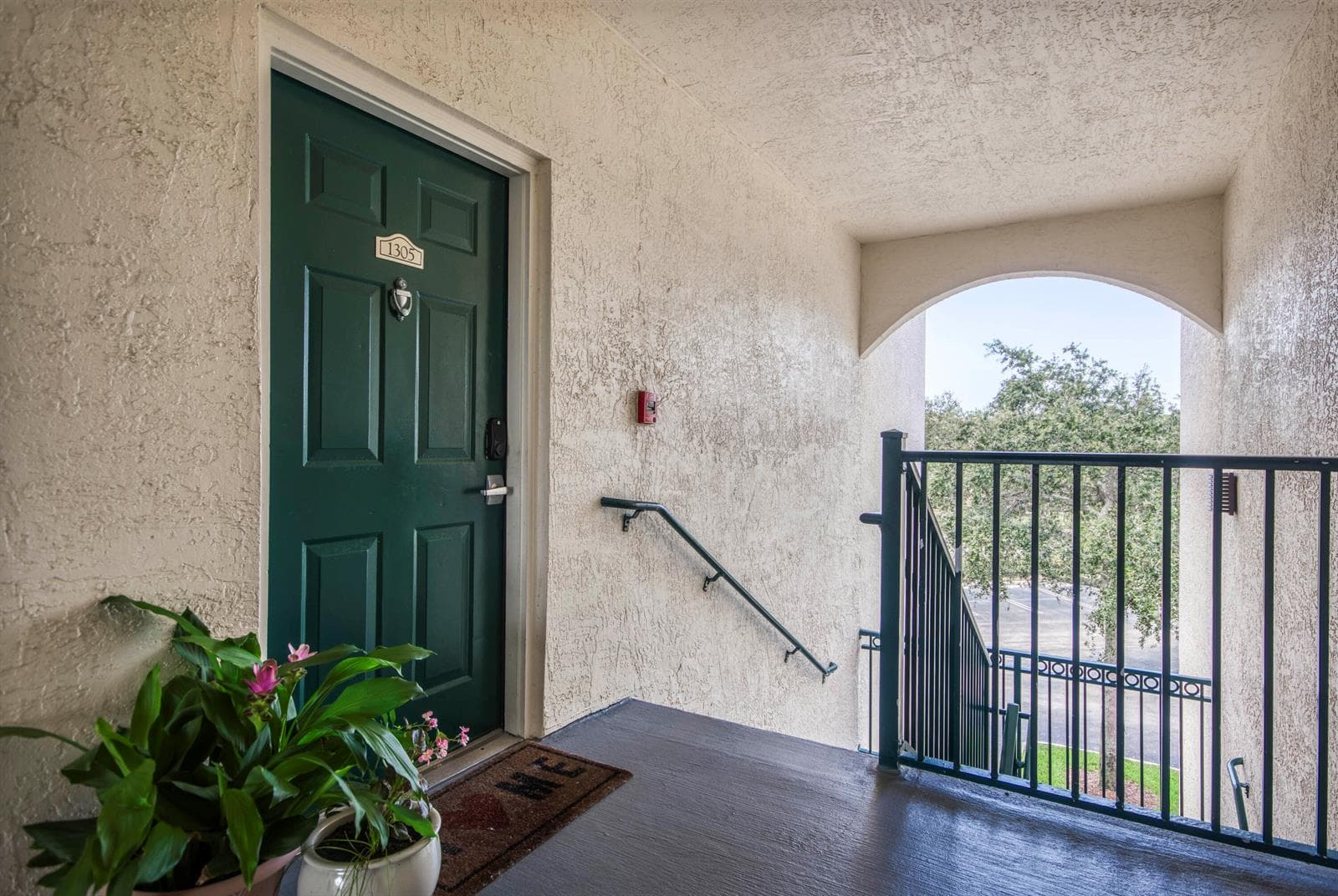 1305 Myrtlewood Circle E, Palm Beach Gardens FL 33418 photo 2