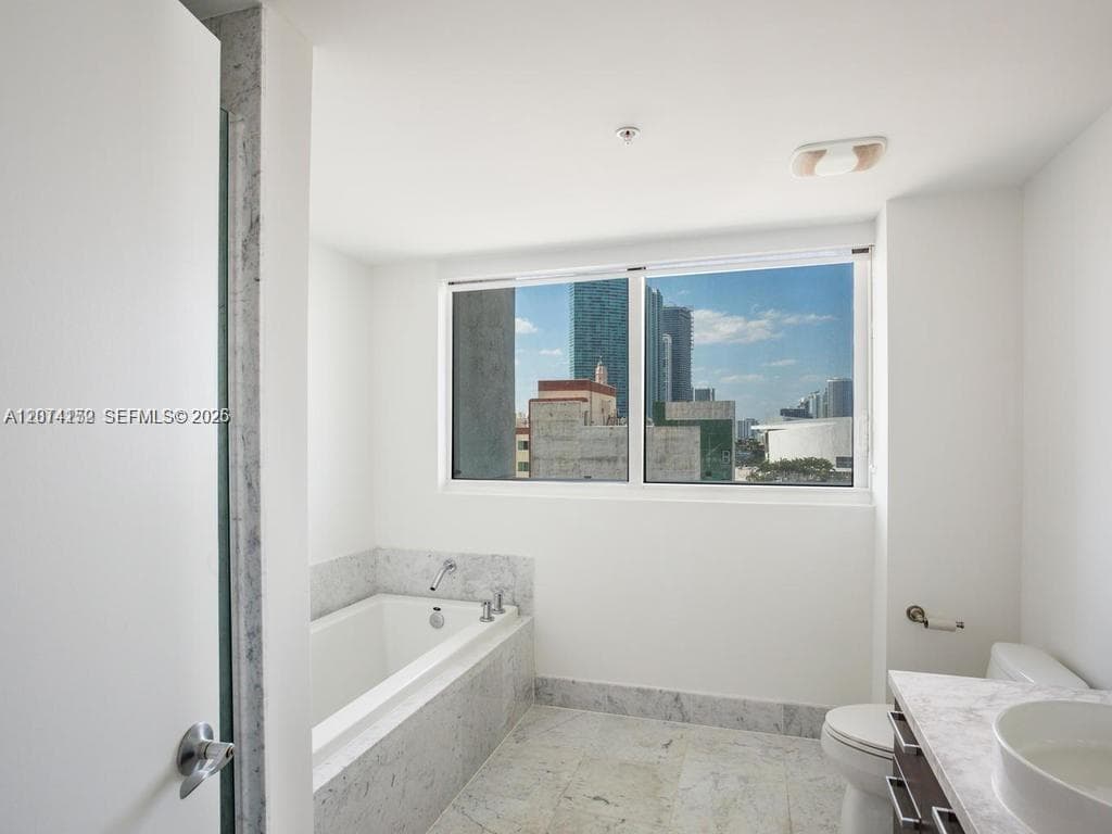 244 Biscayne Blvd # 1002, Miami FL 33132 photo 5