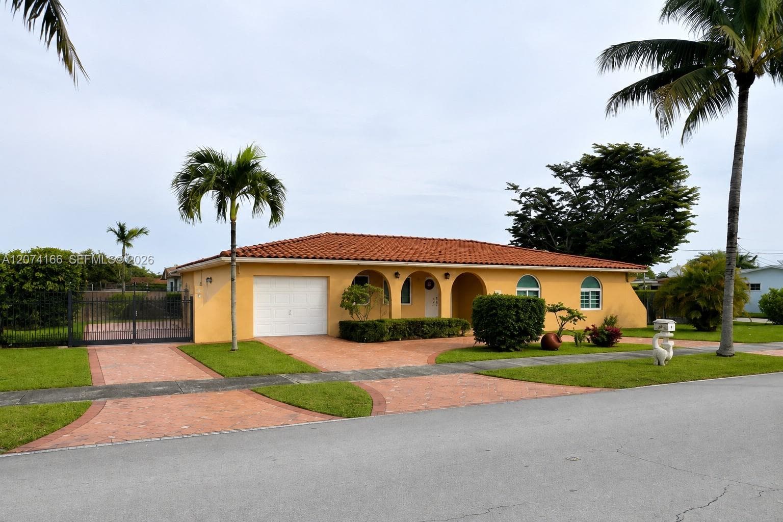9461 SW 62nd St, Miami FL 33173