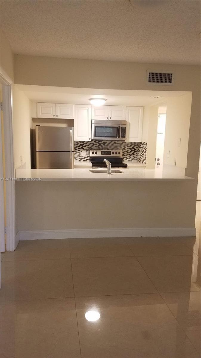 8100 Geneva Ct # 438, Doral FL 33166 photo 3