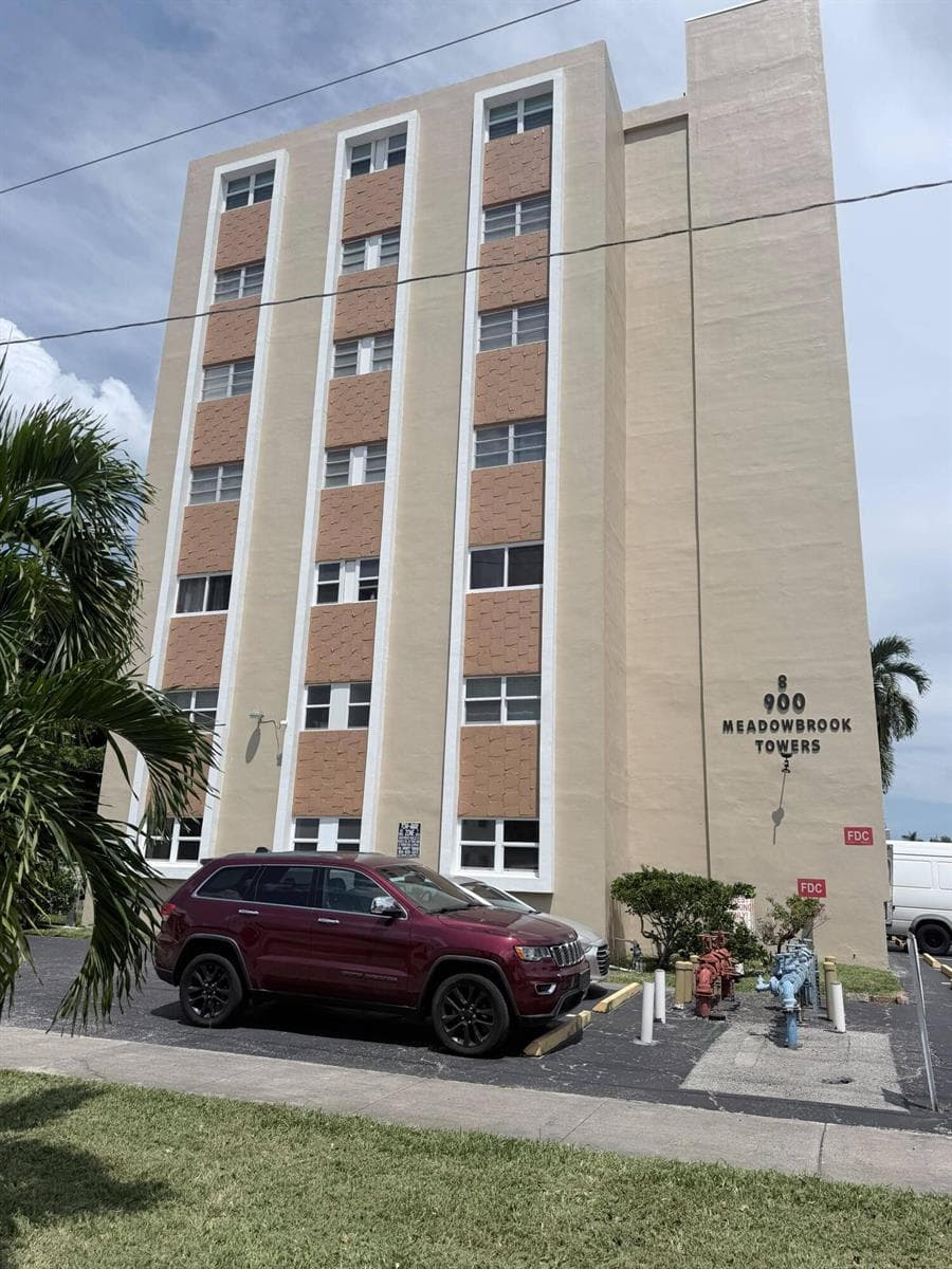 900 NE 12th Avenue # 708, Hallandale Beach FL 33009 photo 2