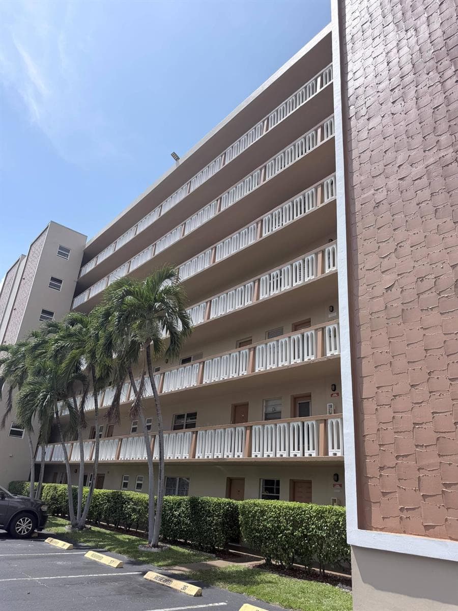 900 NE 12th Avenue # 708, Hallandale Beach FL 33009 photo 3