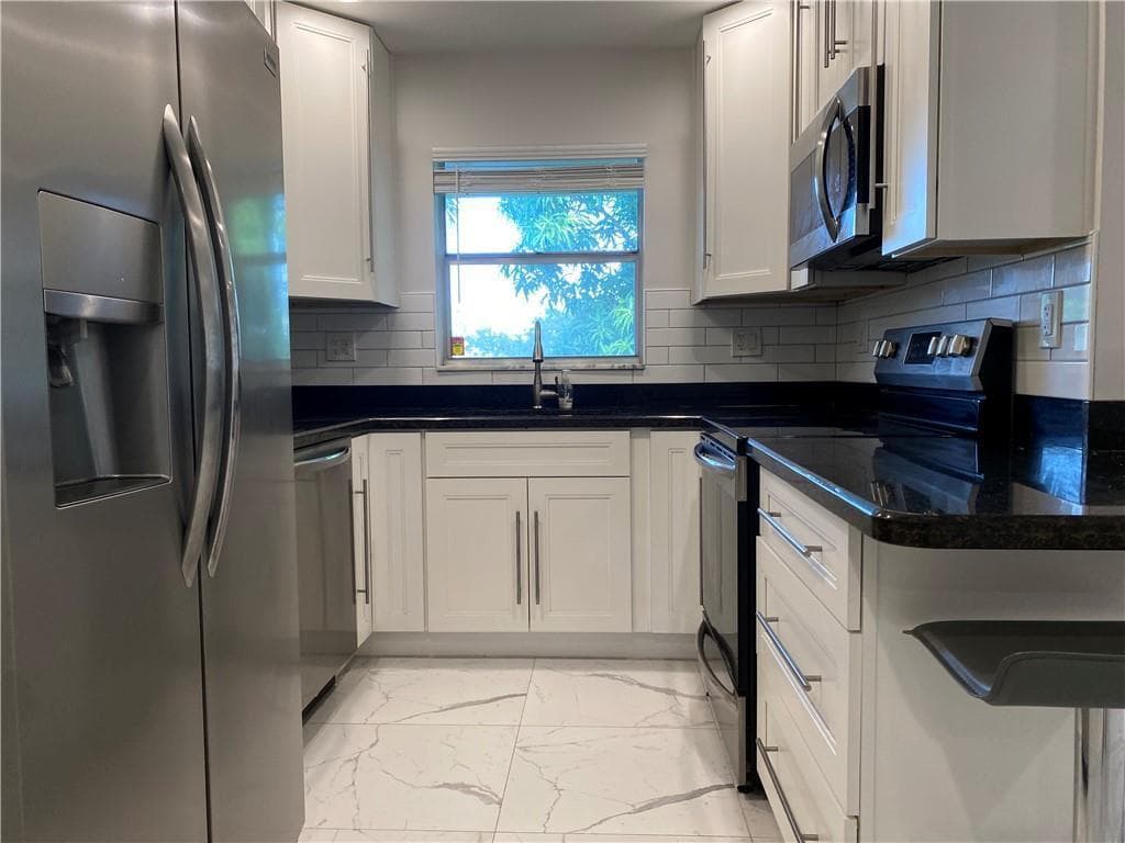 624 NE 10th Avenue # 5, Fort Lauderdale FL 33304 photo 5