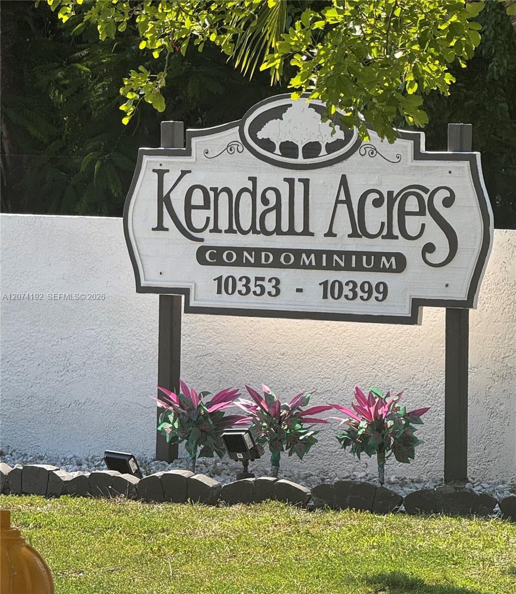 10395 N Kendall Dr # V1, Miami FL 33176
