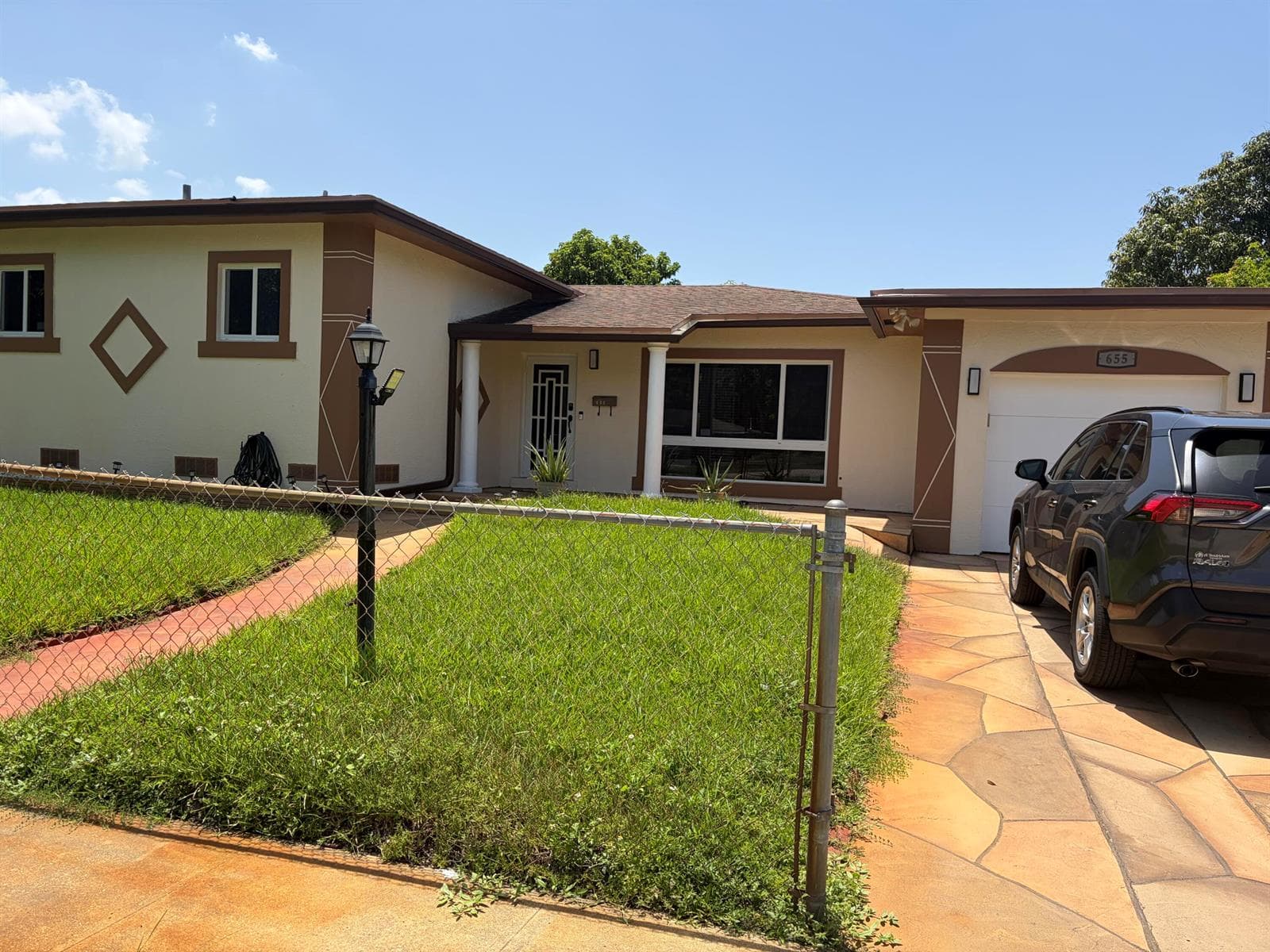 655 W MELROSE Circle, Fort Lauderdale FL 33312