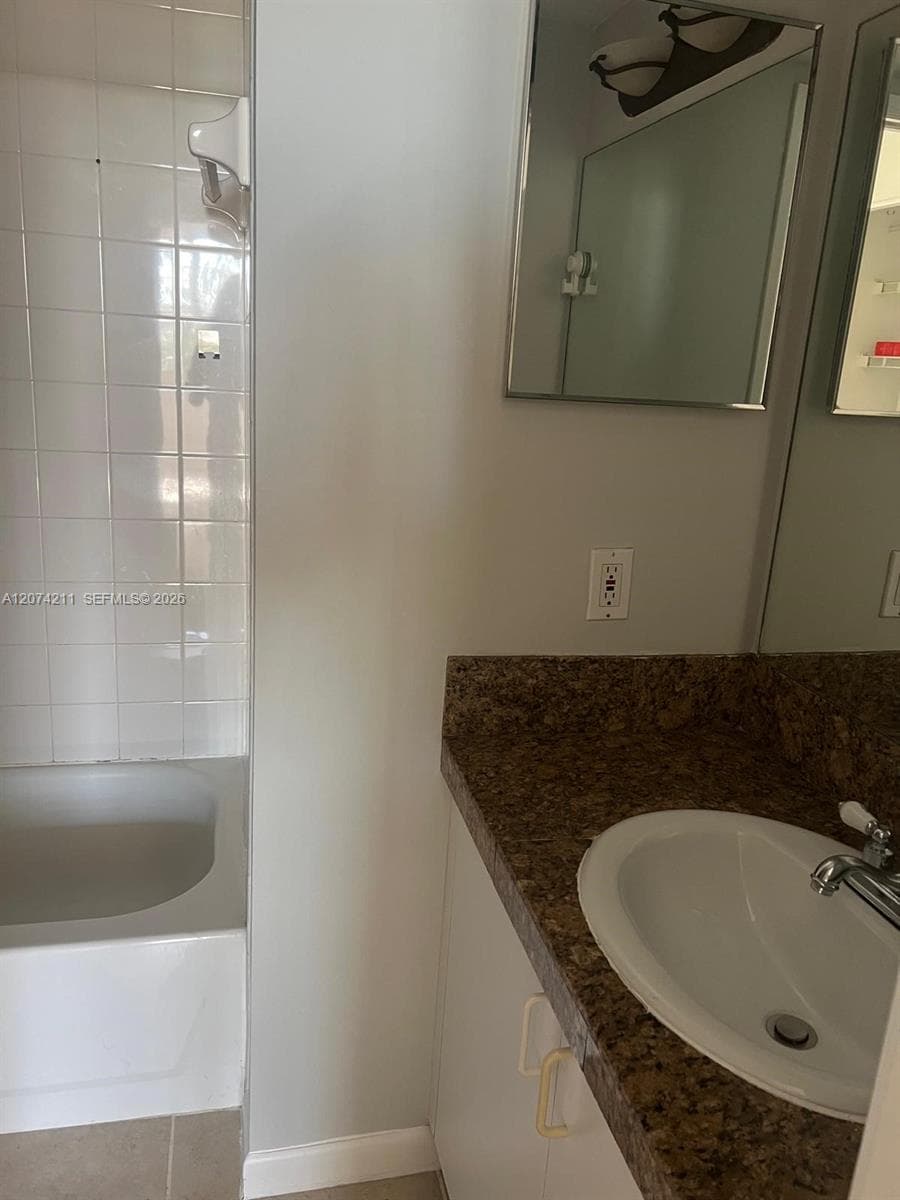 19601 E Country Club Dr # 7603, Aventura FL 33180 photo 5