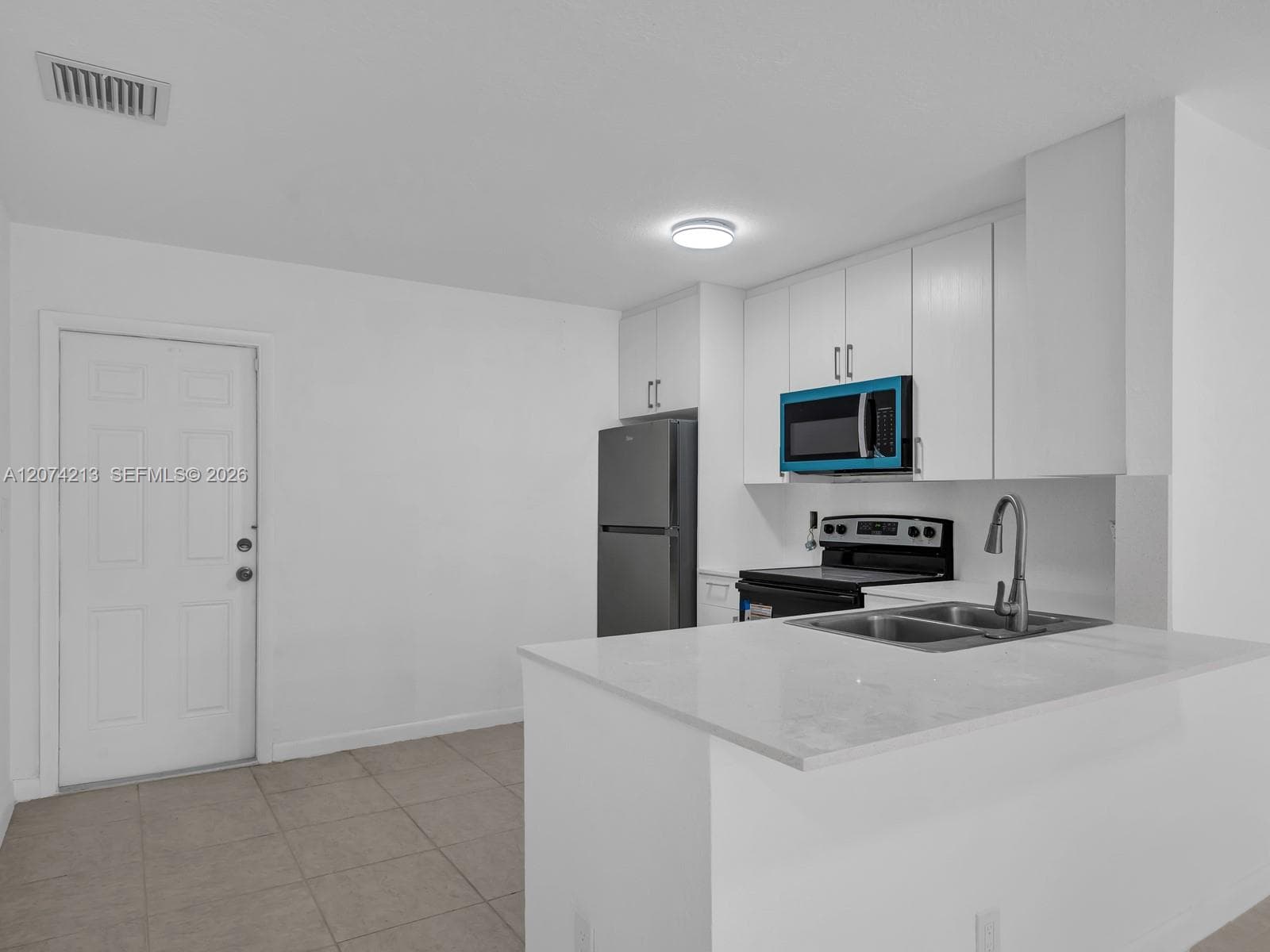 241 NW 40th St # 3, Oakland Park FL 33309 photo 4
