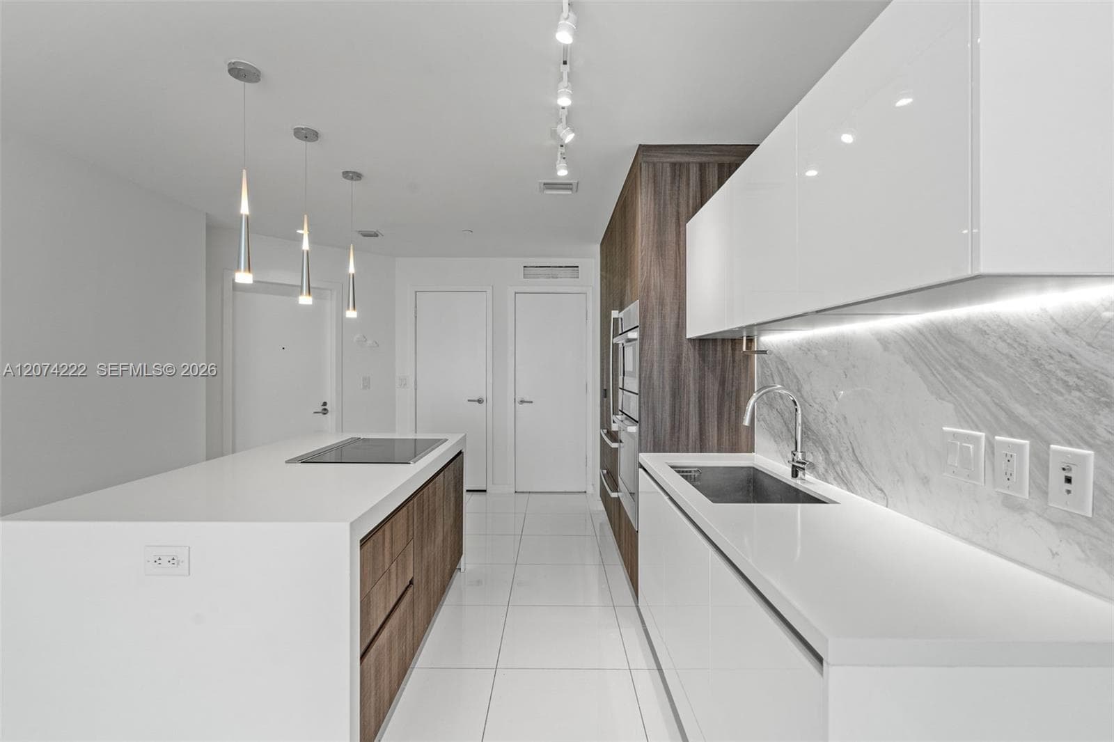 851 NE 1st Ave # 1506, Miami FL 33132 photo 3