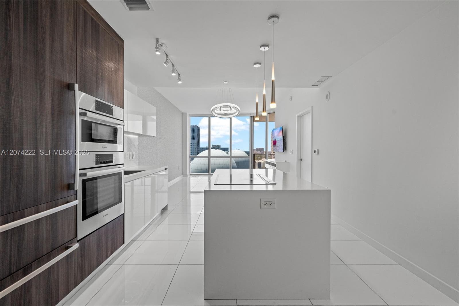 851 NE 1st Ave # 1506, Miami FL 33132 photo 5